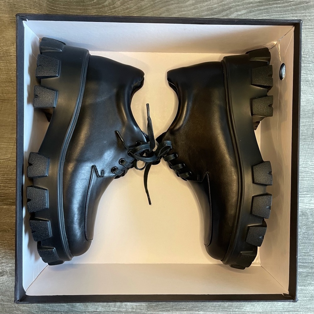 Tony Bianco Leather Scoop Black Como Casual Shoes, women’s size 7
